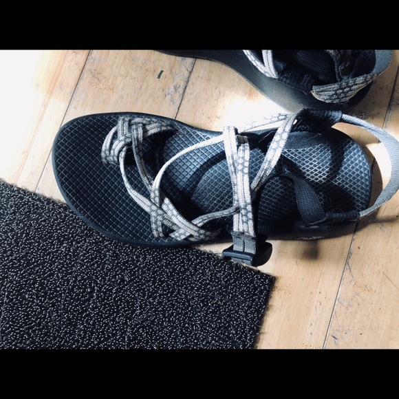 Grey and white chacos - Picture 2 of 3